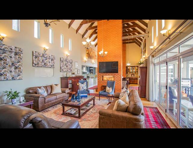 3 BEDROOM HOUSE FOR SALE IN RETIRE AT MIDSTREAM